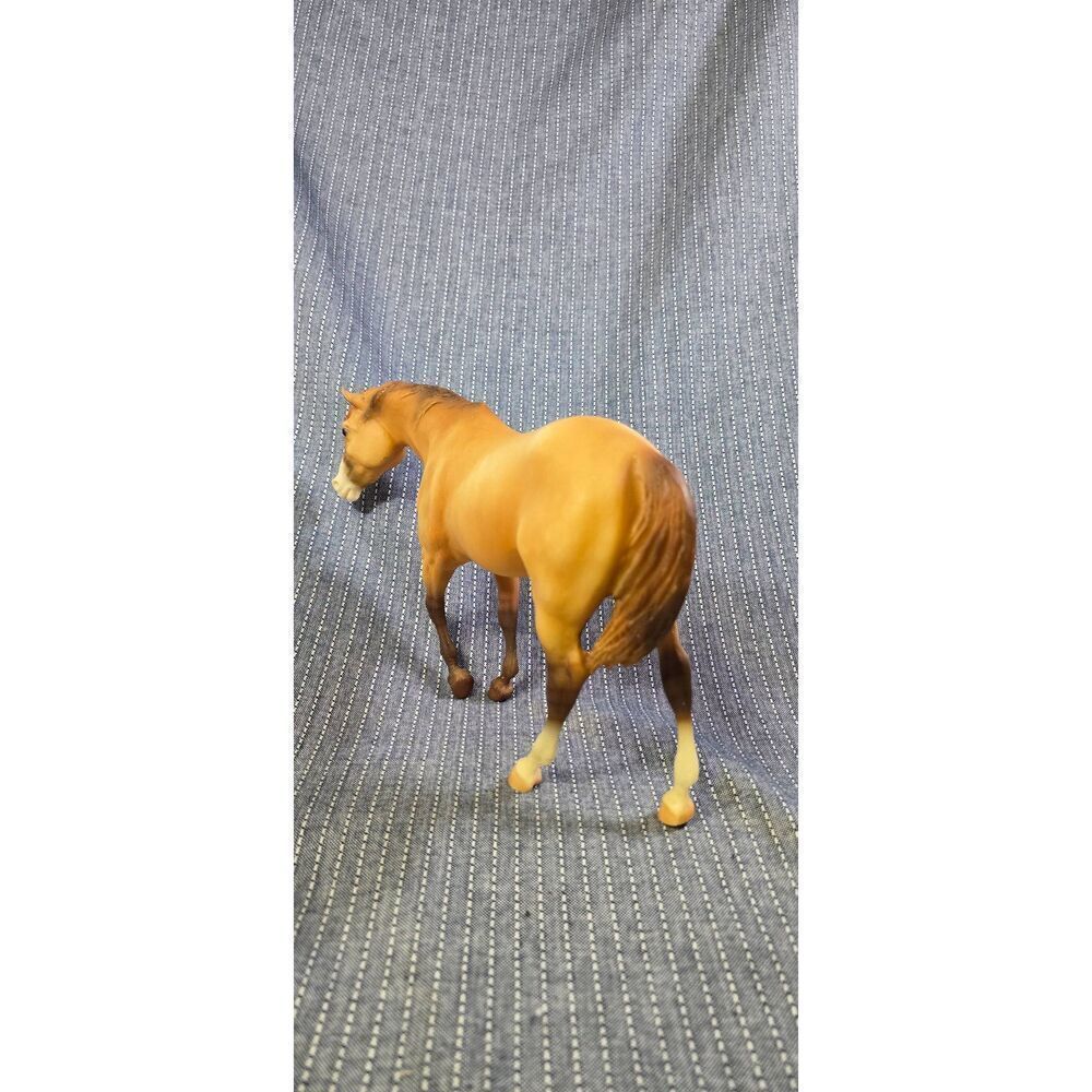 Breyer Sundance Dun Indian Pony - Picture 2 of 9